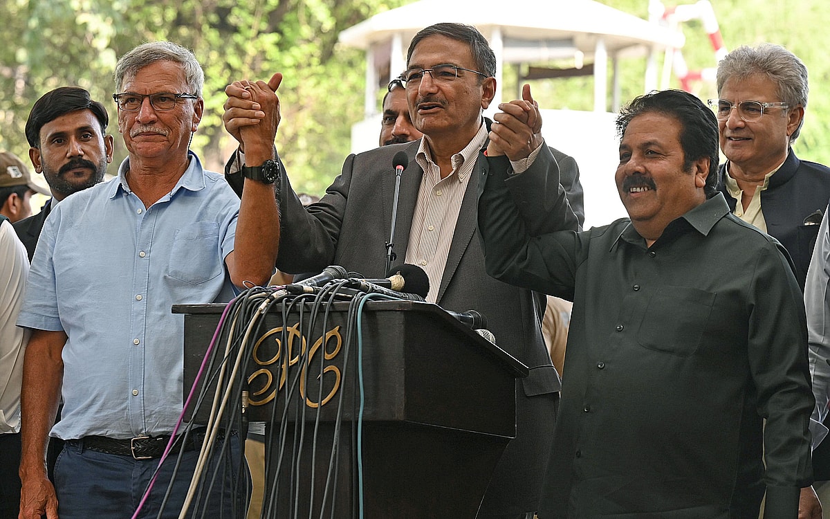 I congratulate the Indians for arranging a reception of this kind: PCB chief Zaka Ashraf