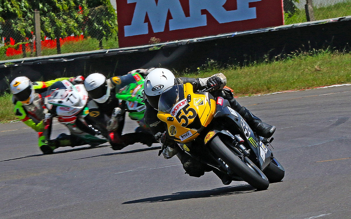 16 races for final round of National Motorcycle Racing championship