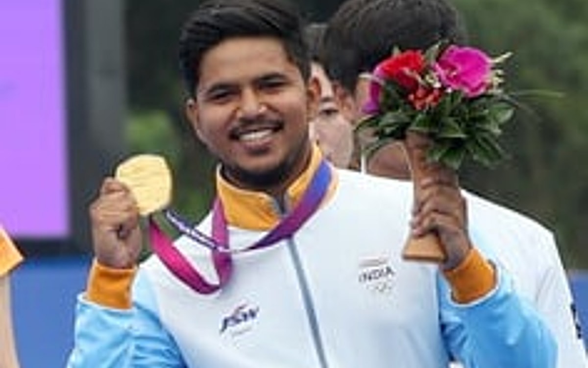 Asian Games: Archer Ojas Deotale beats Abhishek Verma in Compound Men's Individual final, bags his t