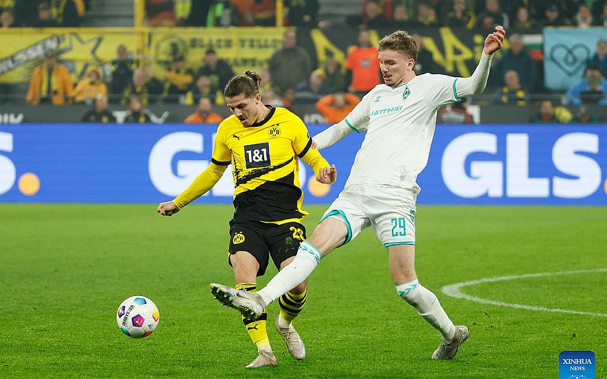 Dortmund Edges Bremen To Go Top In Bundesliga