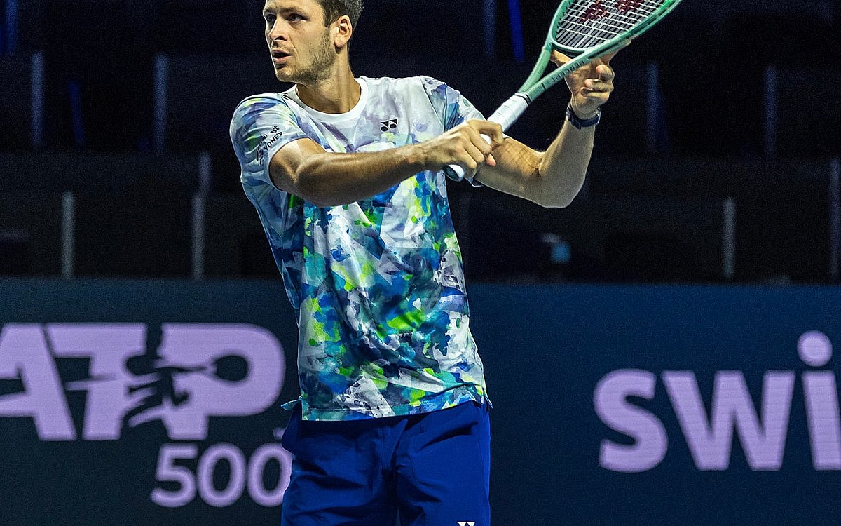 Tennis: Hurkacz battles into Swiss Indoors Final, Auger-Aliassime fires past Rune