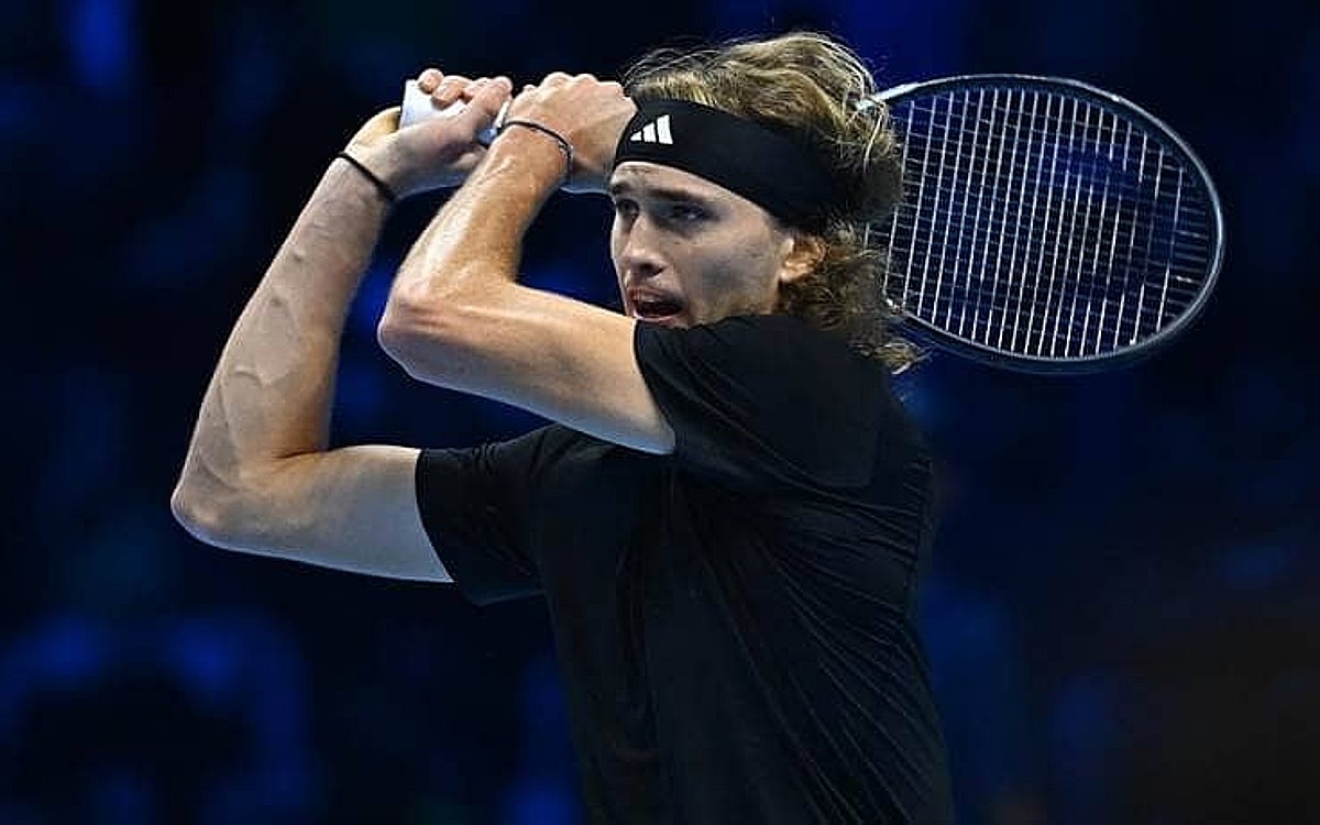 ATP Finals: Carlos Alcaraz loses to Alexander Zverev on debut