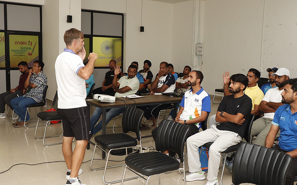 Craig Fulton Conducts Coaching Sessions For Head Coaches Of Member Units