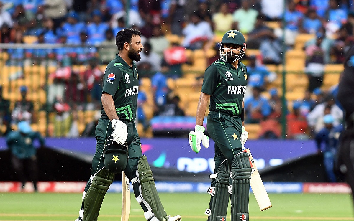 Men’s ODI World Cup: Pakistan keeps semis fight alive, beat New Zealand by 21runs (DLS)