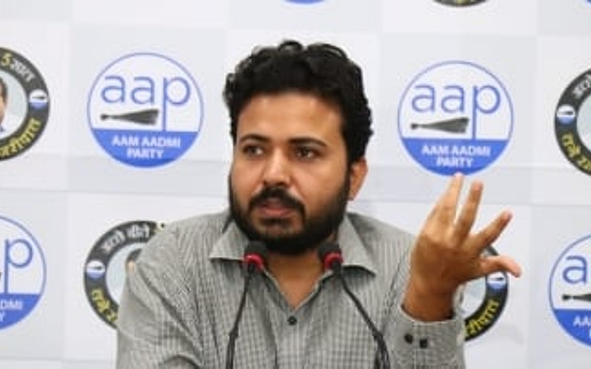 AAP Slams BJP, Says Distressing That Sakshi Left Wrestling Due To  lack Of Justice