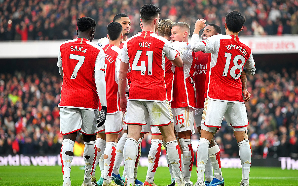 Arsenal stay top, Newcastle stun Man Utd in Premier League