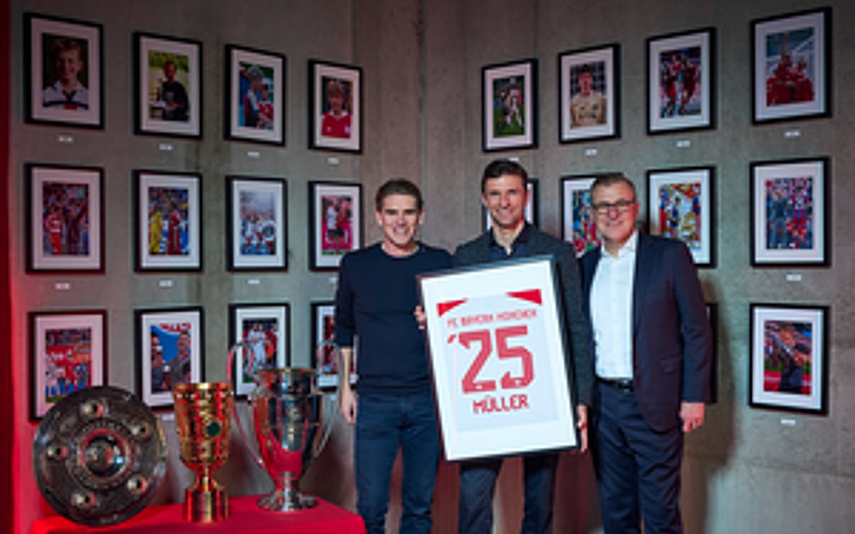 Bundesliga: Thomas Muller Signs Contract Extension At FC Bayern