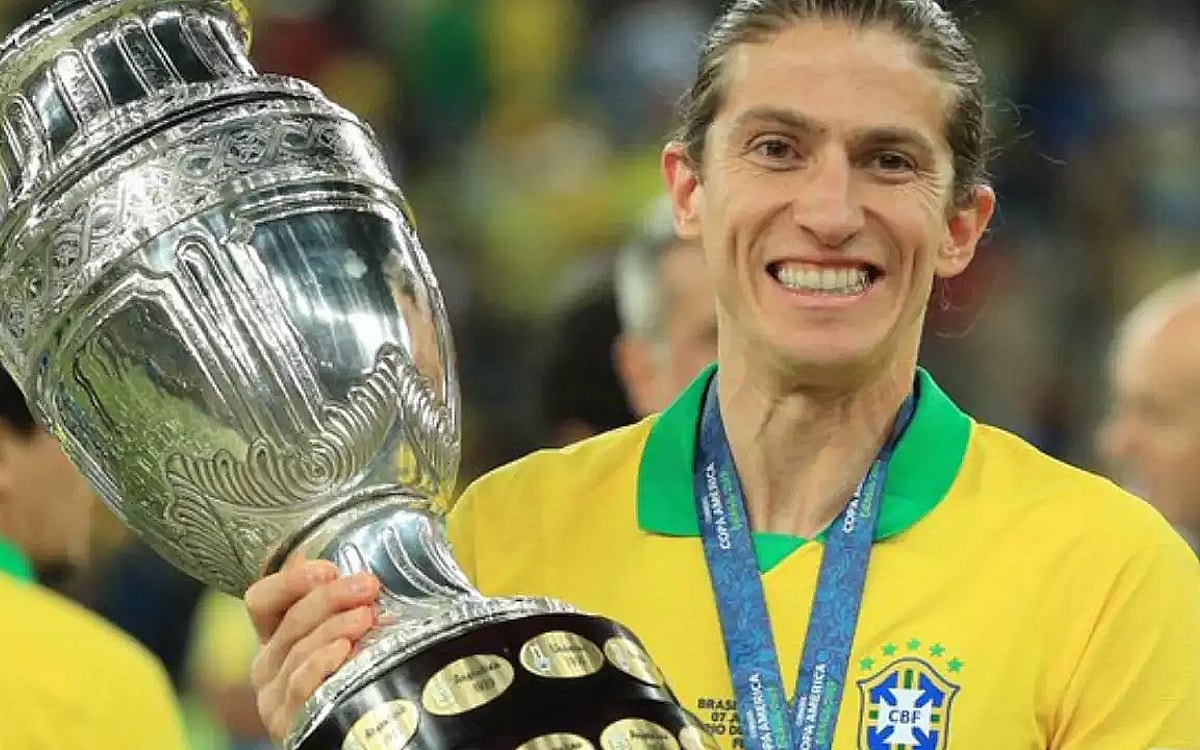 Filipe Luis calls time on 20-year career