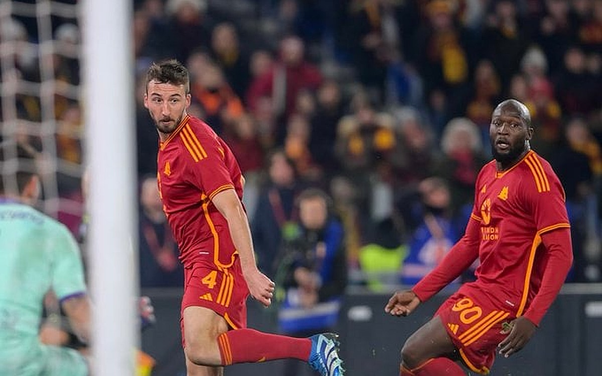 Lukaku Sees Red, 9-man Roma Hold Fiorentina In Serie A