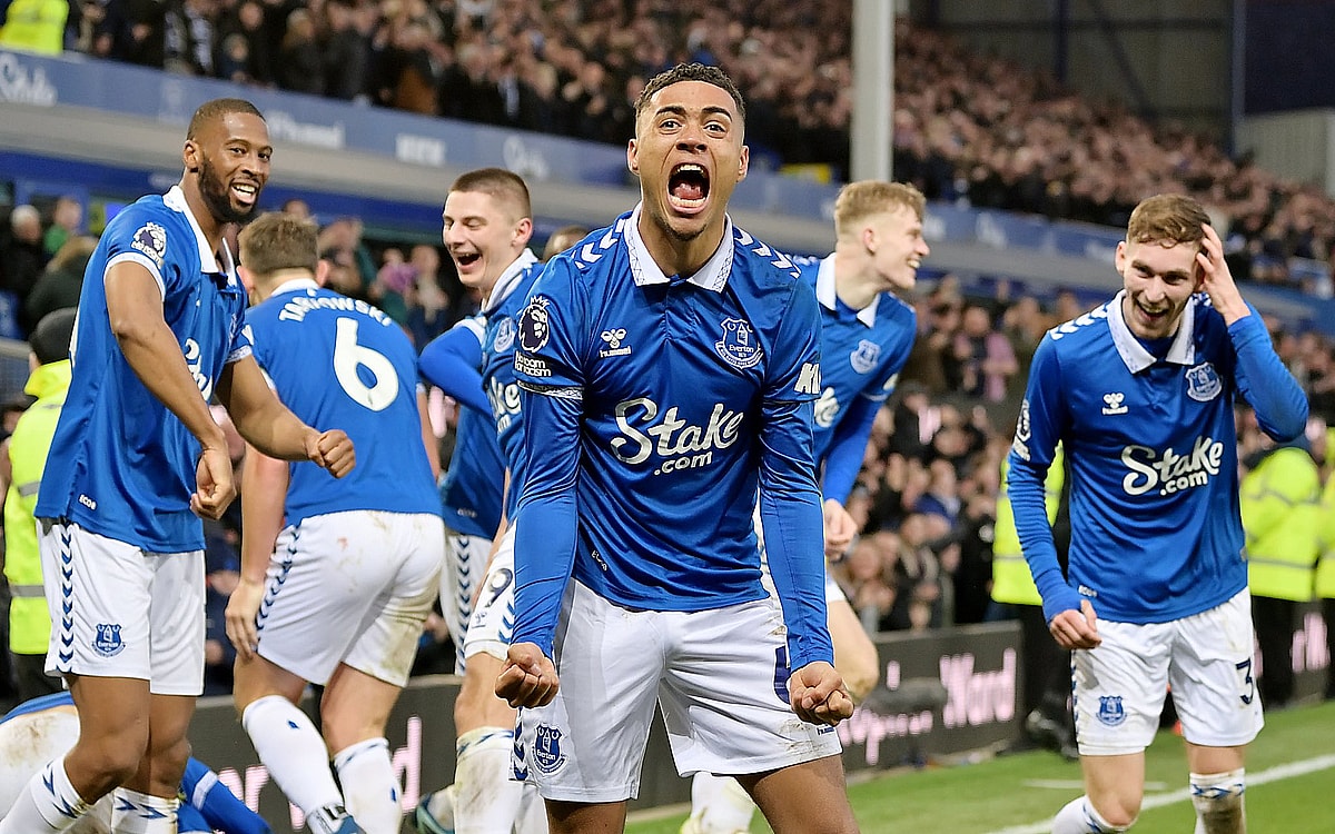 Premier League: Everton see off Chelsea for third win in a row