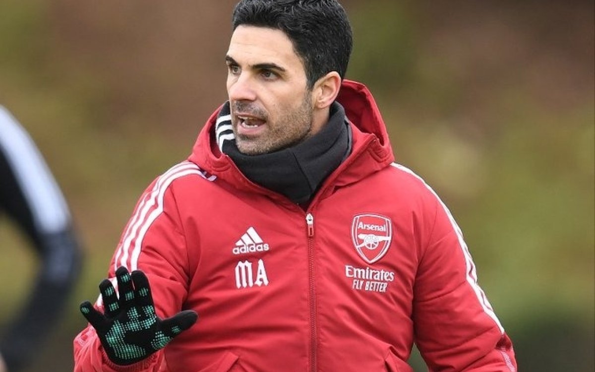 Arsenal coach Mikel Arteta denies Barca interest