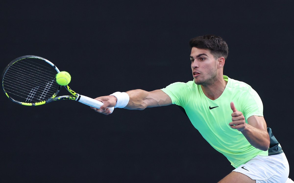 Australian Open: Alcaraz Beats Gasquet; Fils, Michelsen Earn Debut Wins