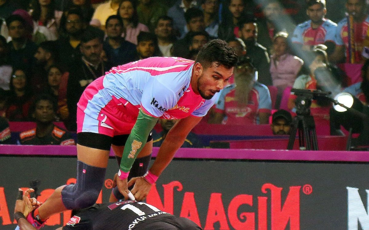 PKL 10: Jaipur Pink Panthers Edge U Mumba 31-29 In 1001st Game