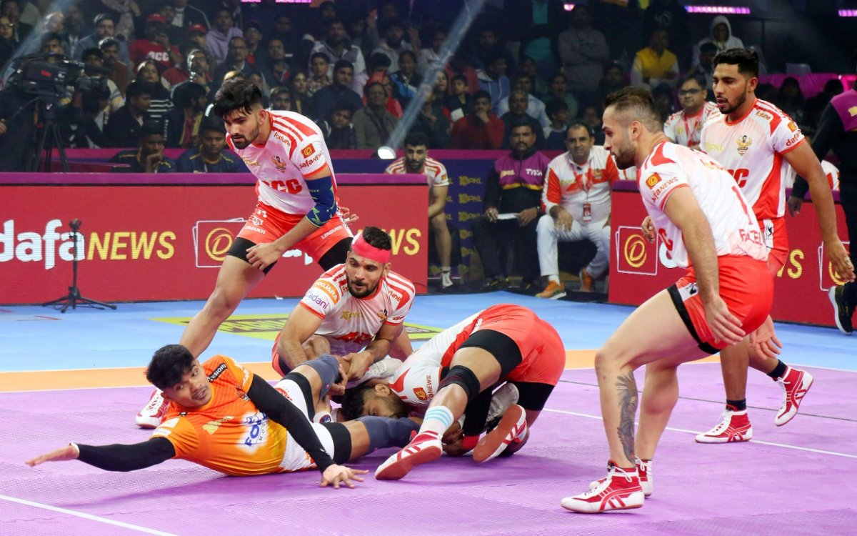 PKL: Imperious Puneri Paltan Blow Past Gujarat Giants 37-17