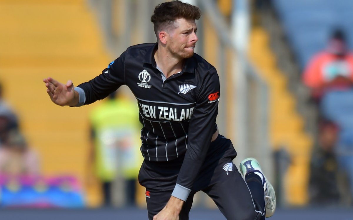 Santner out of 1st T20I vs Pak after testing positive for Covid