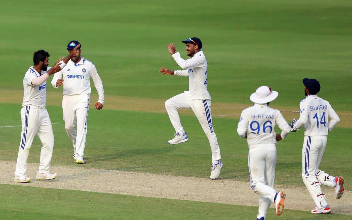 2nd Test: Bumrah takes magical six-fer as India earn massive 143-run lead over England