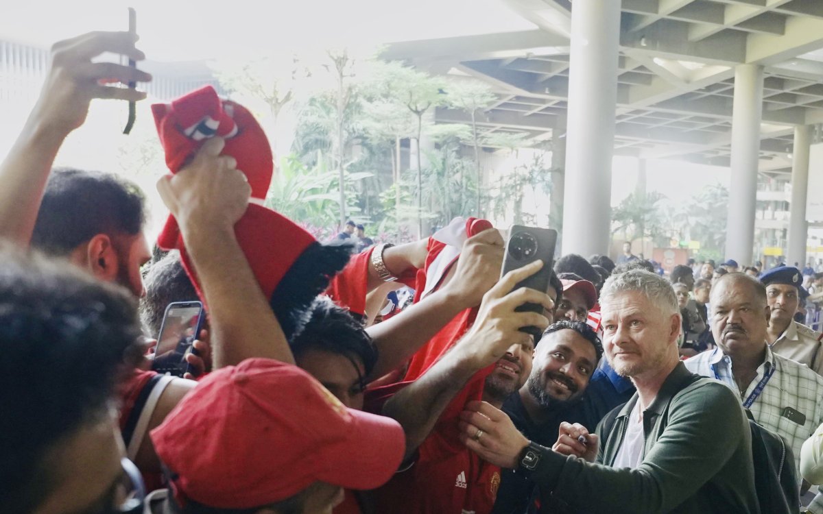 Man United Great Ole Gunnar Solskjaer Arrives In Mumbai, Greeted By Red Devils At Airport