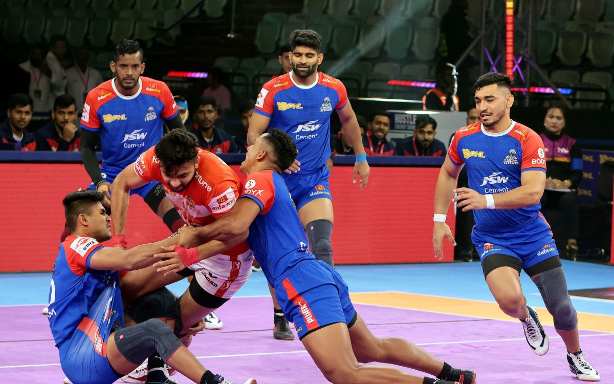 PKL 10: Dabang Delhi to face Patna Pirates; Gujarat Giants meet Haryana Steelers in Eliminators