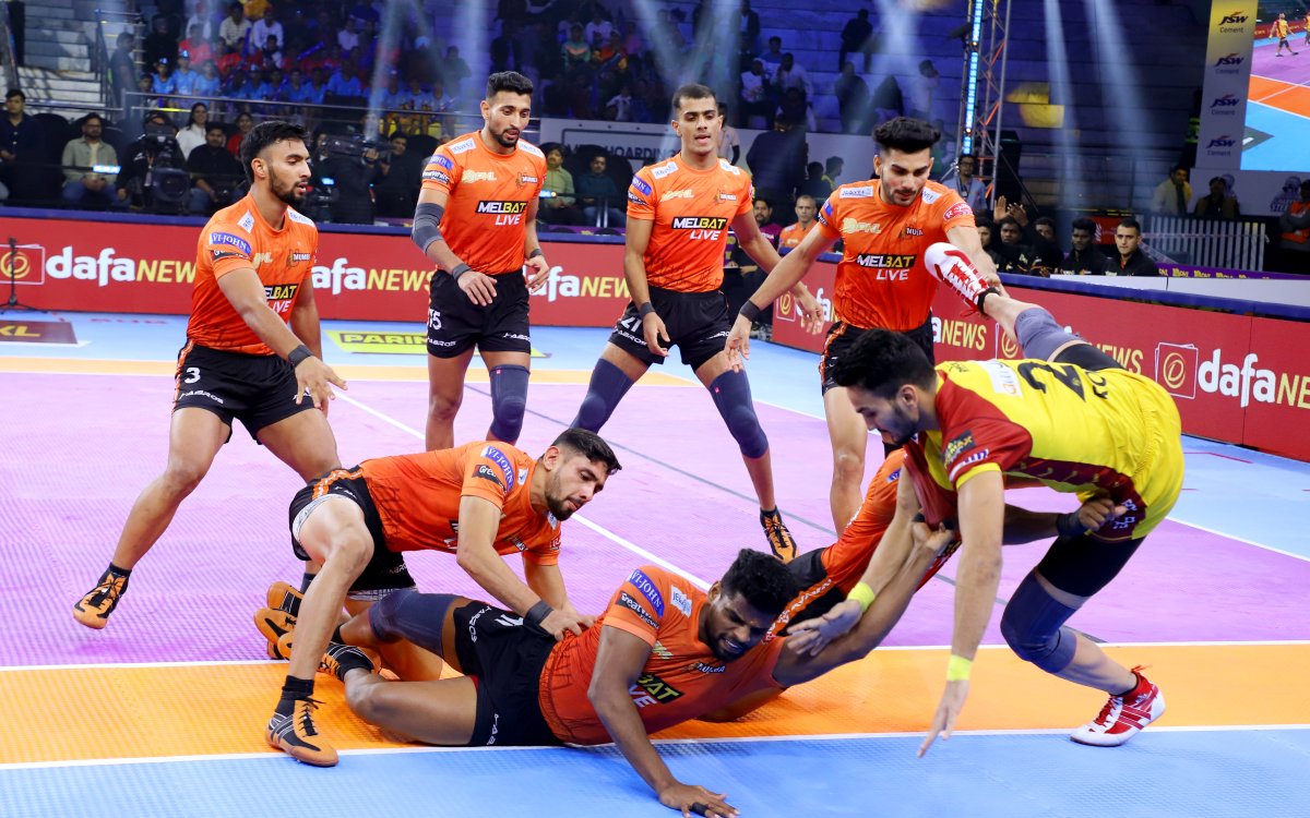 PKL 10: Pawan Sehrawat s 4-point Super Raid Steers Telugu Titans To A Thrilling Tie With U Mumba