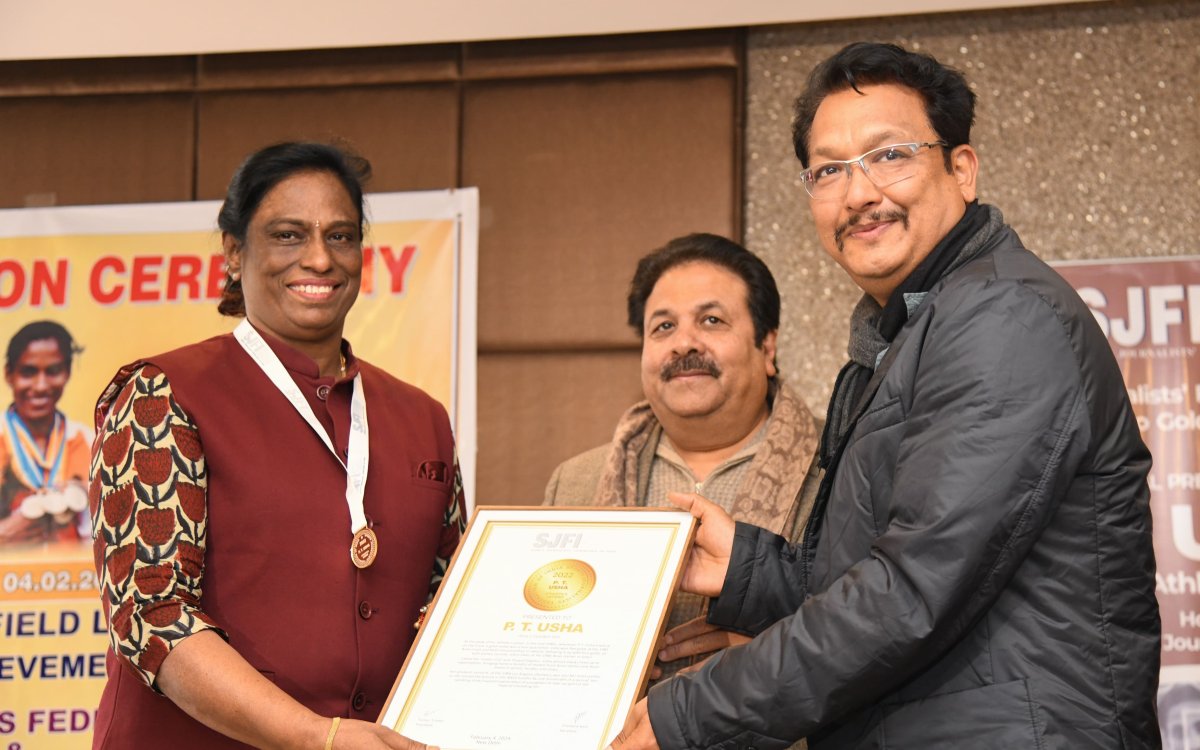 PT Usha Honoured With  Lifetime Achievement Award  By SJFI And DSJA