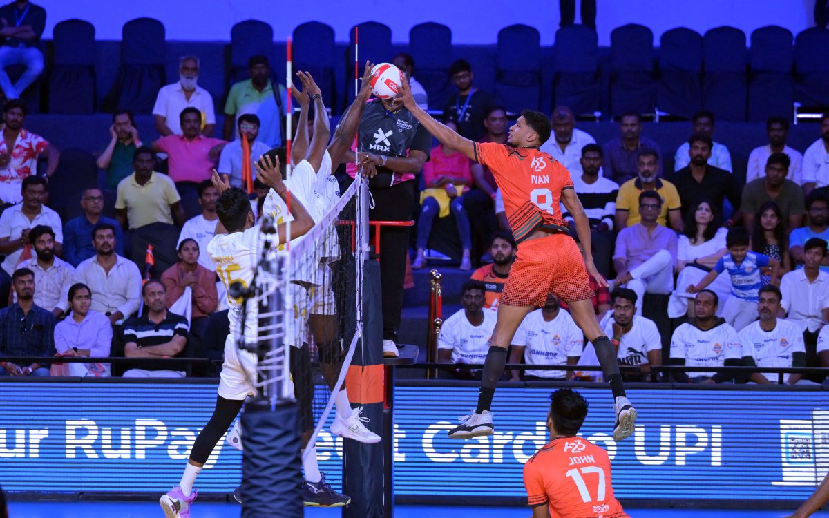 PVL Season 3: Ahmedabad Defenders beat Hyderabad Black Hawks to continue winning run