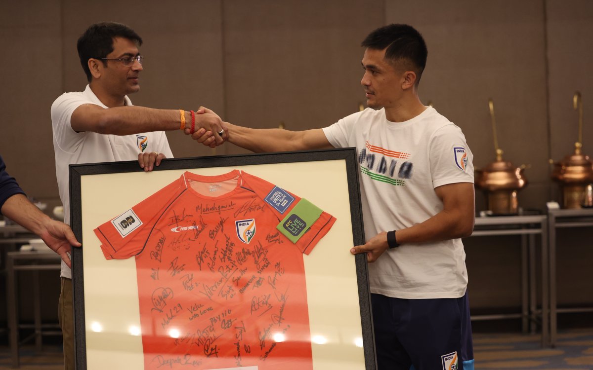 AIFF president congratulates Sunil Chhetri on his 150th international match