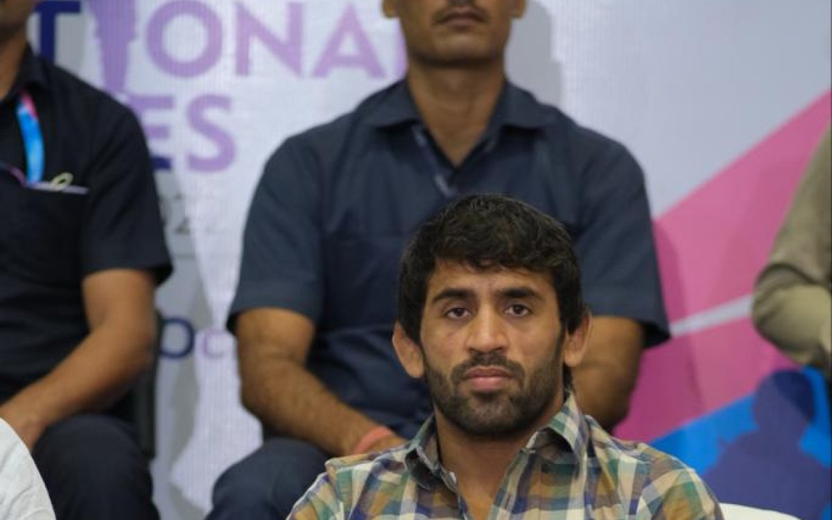 Bajrang Punia congratulates Vinesh on winning trials, alleges propaganda against her during bout