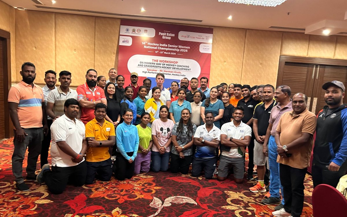 Hockey India s High-Performance Director Conducts Workshop For Domestic Head Coaches