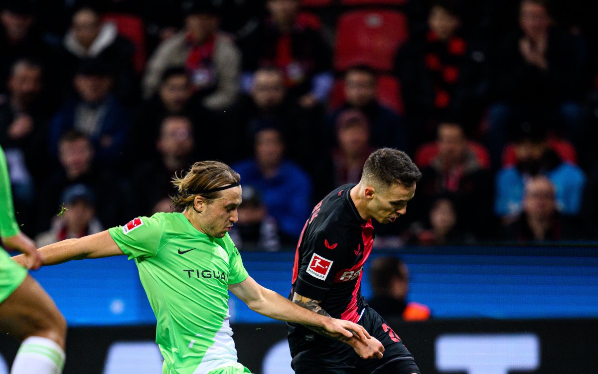 Leaders Leverkusen overpower hapless Wolfsburg in Bundesliga