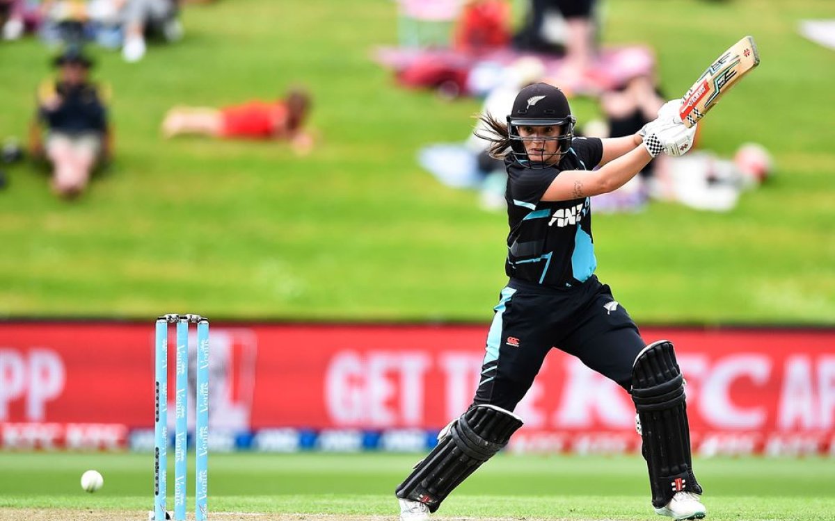 New Zealand's Kerr, Devine to miss first England T20I