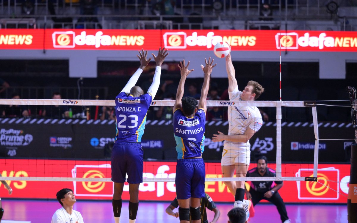 PVL Season 3: Ahmedabad Defenders' hard-fought win over Delhi Toofans spices up Super 5s stage