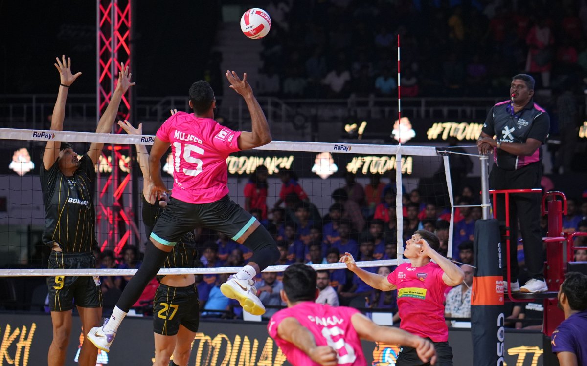 PVL Season 3: Bengaluru Torpedoes' comeback win shocks Ahmedabad Defenders