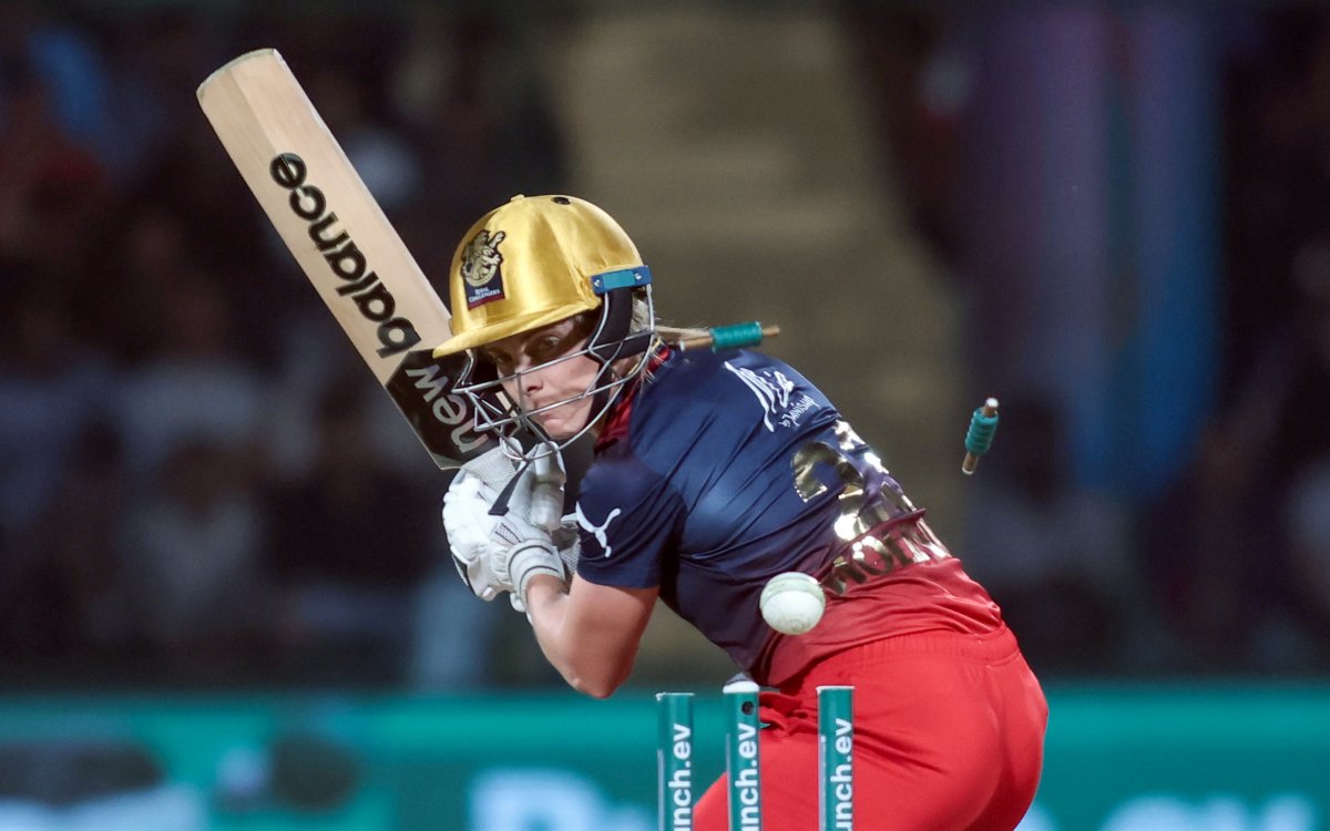 WPL 2024: Ellyse Perry’s magnificent 66 takes RCB to 135/6 against Mumbai Indians