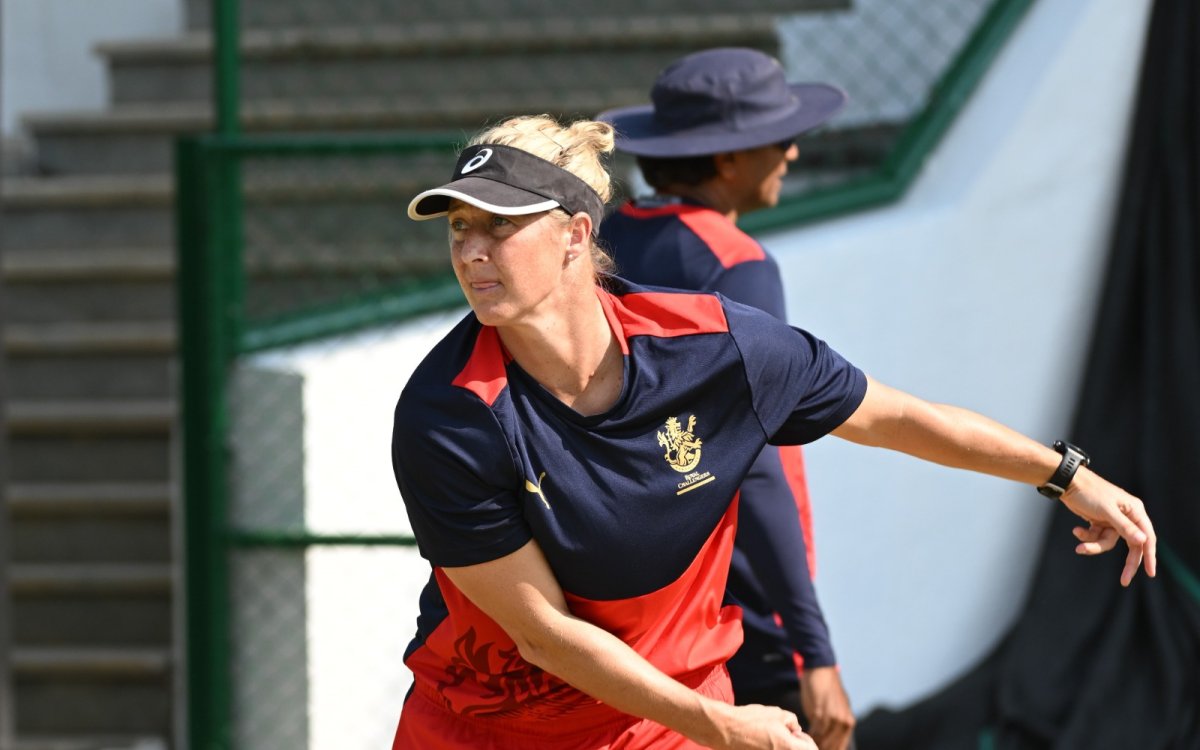 WPL 2024: RCB s Sophie Devine  super Proud  Of Opening Partner Smriti After Skipper’s Valiant Knock Against DC