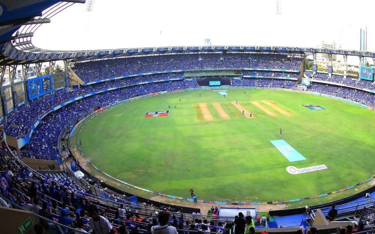 BCCI ask commentators, players, IPL owners to stop posting photos or videos from stadium on match da