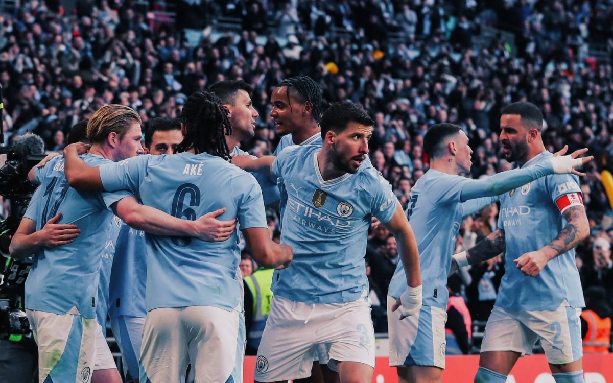 Bernardo's late strike powers Man City to FA Cup final