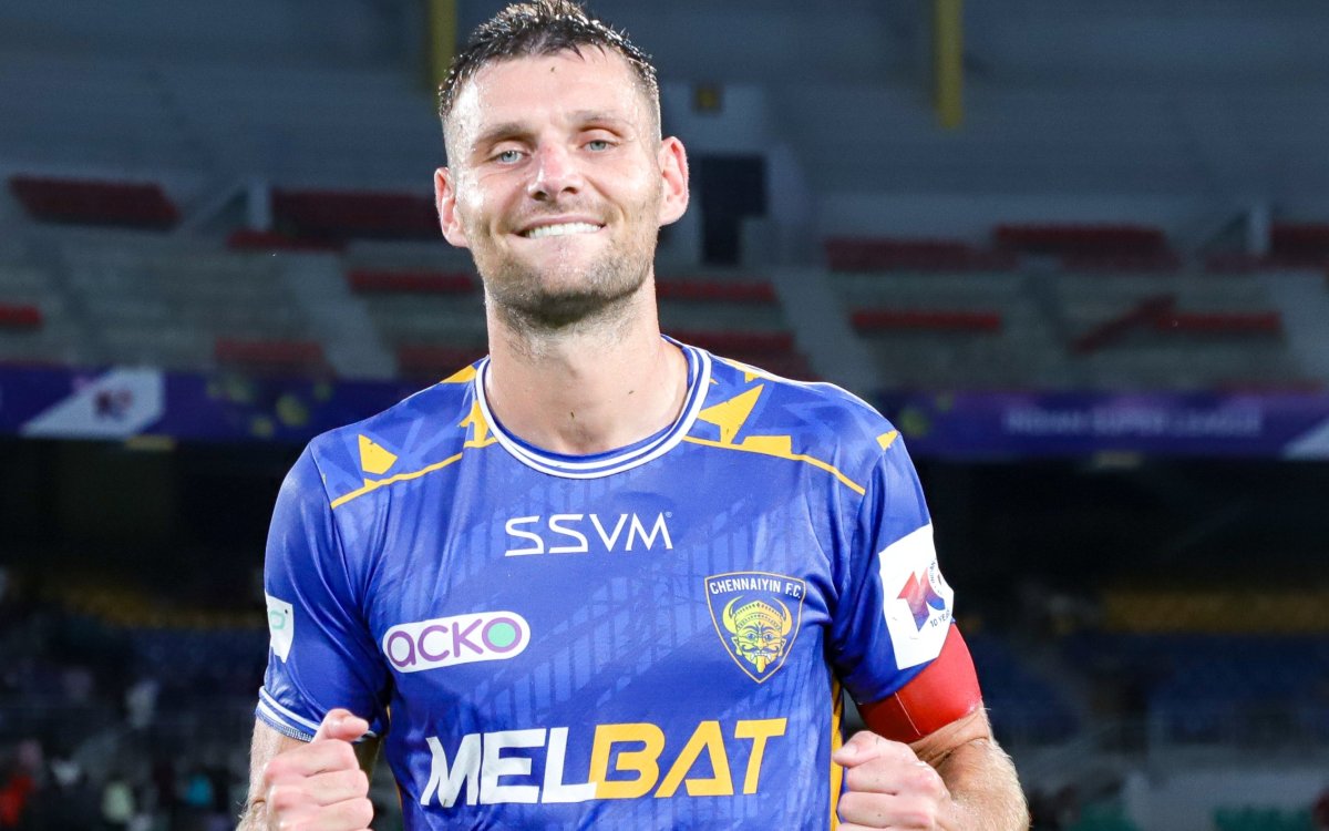 Captain Ryan Edwards Extends Stay At Chennaiyin FC Until 2025