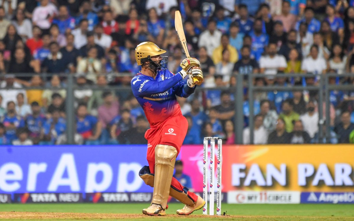 IPL 2024: Faf, Patidar, Karthik hit fifties as RCB reach 196/8 despite Bumrah's 5-21