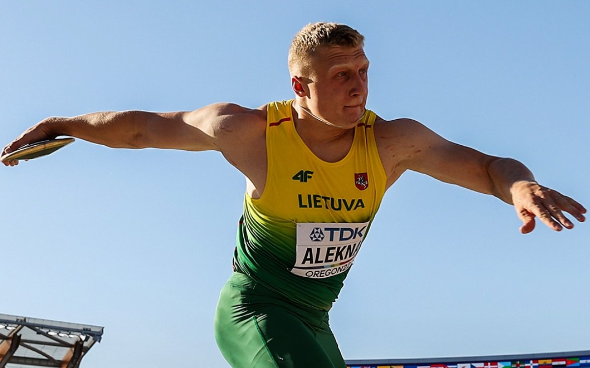 Mykolas Alekna breaks old world record in discus throw with 74.35m in Oklahoma