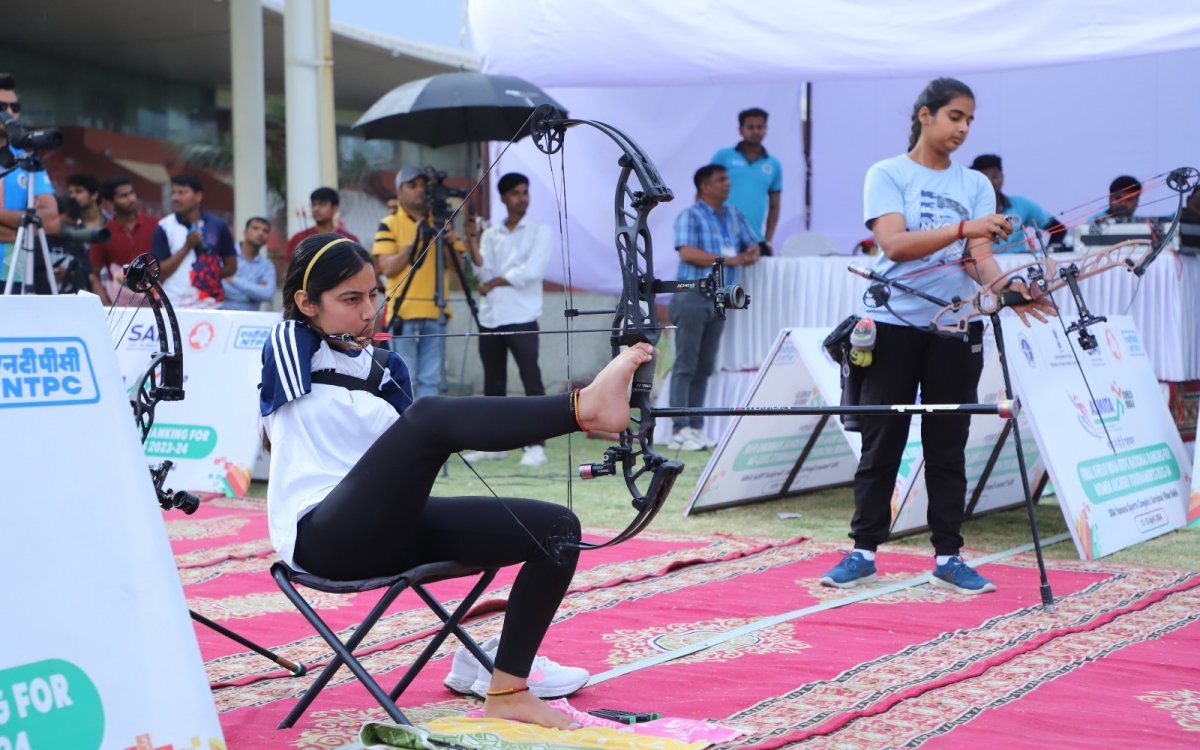 Sheetal Devi Gives World Champion A Scare As Armless Archer Bags Silver In Khelo India National Archery Meet