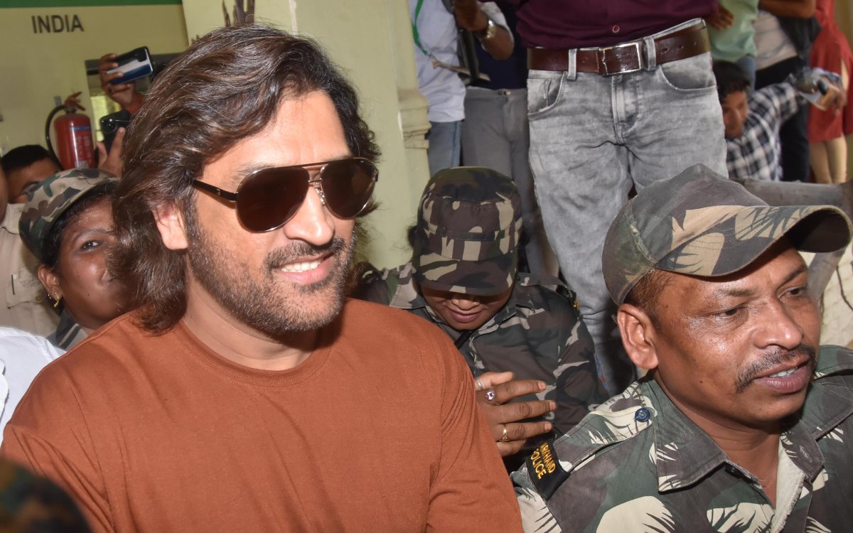 Lok Sabha Elections 2024: Dhoni, Gambhir, Kapil Dev cast their vote in Phase 6