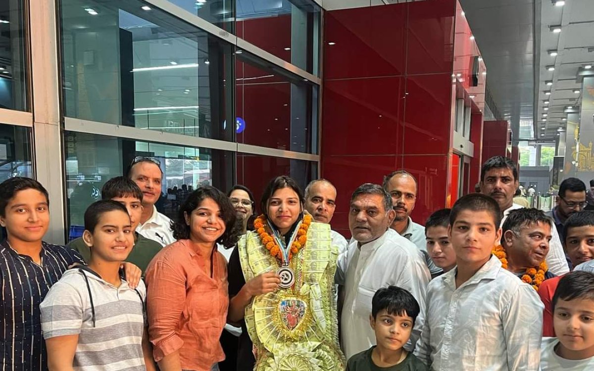 Sakshi Malik Accords Warm Welcome To Nisha Dahiya In Delhi After Wrestler Earns Paris 2024 Quota