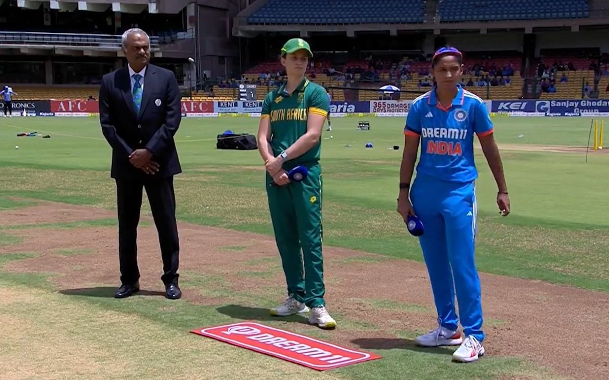 3rd ODI: Priya, Shreyanka come in as SA opt to bat first against India