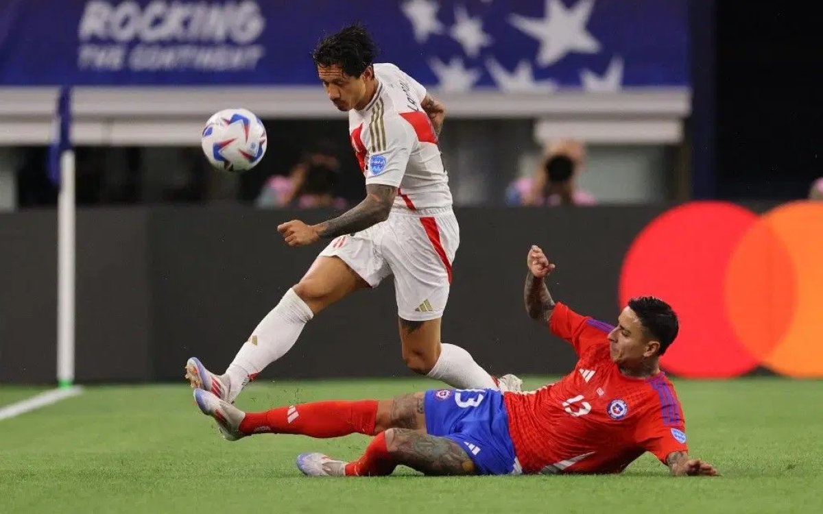 Copa America: Chile and Peru begin campaign with 0-0 stalemate