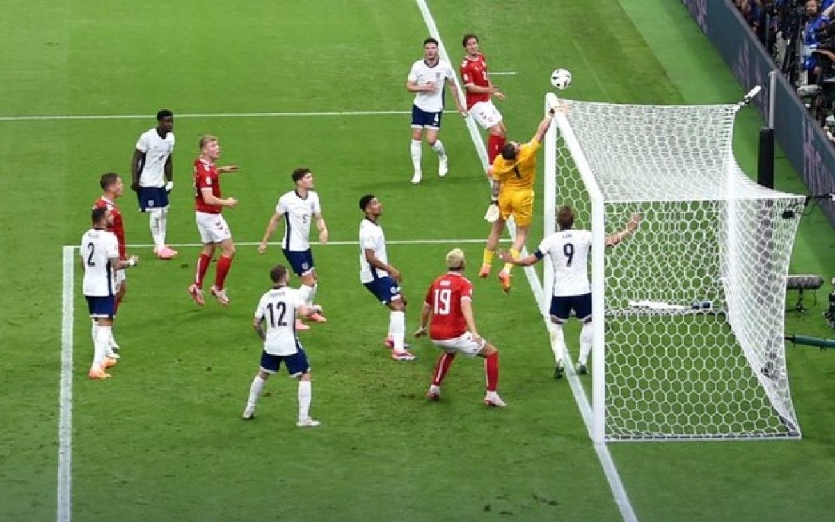 Euro 2024: Hjulmand stunner cancels out Kane goal as Denmark hold England 1-1