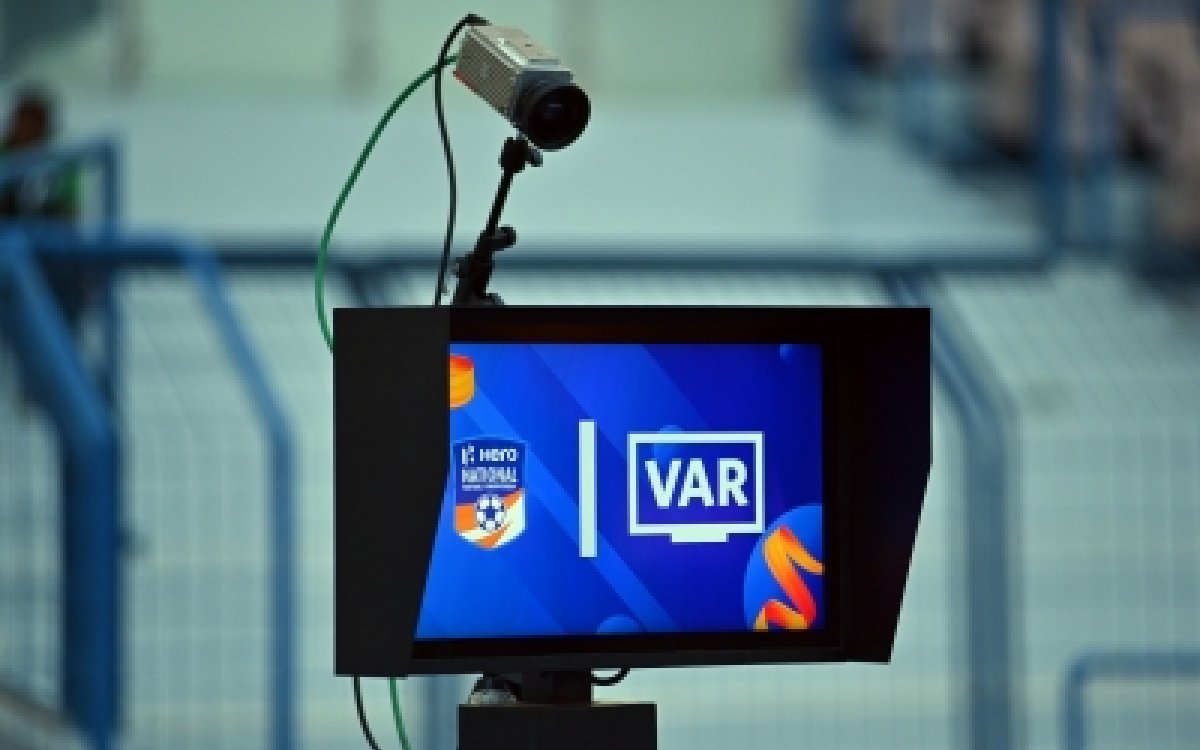 Football: English Premier League clubs vote to continue VAR, focus on enhancements