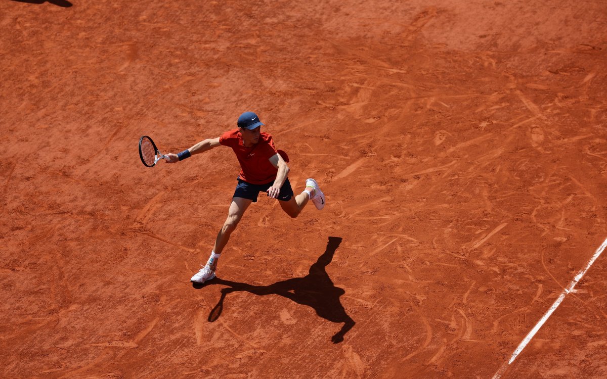 French Open: Jannik Sinner beats Dimitrov to sweep into semis, set to become World No. 1