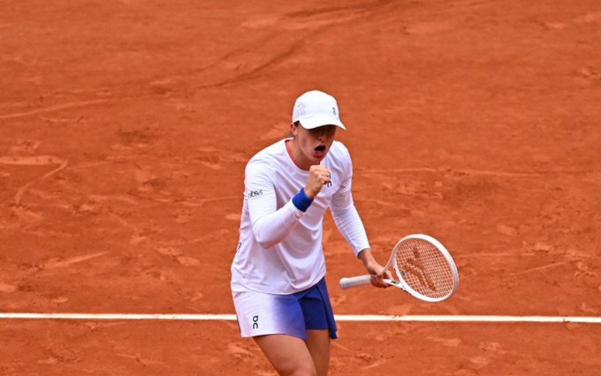 French Open: Swiatek Sails Into QF With Commanding Win Over Potapova