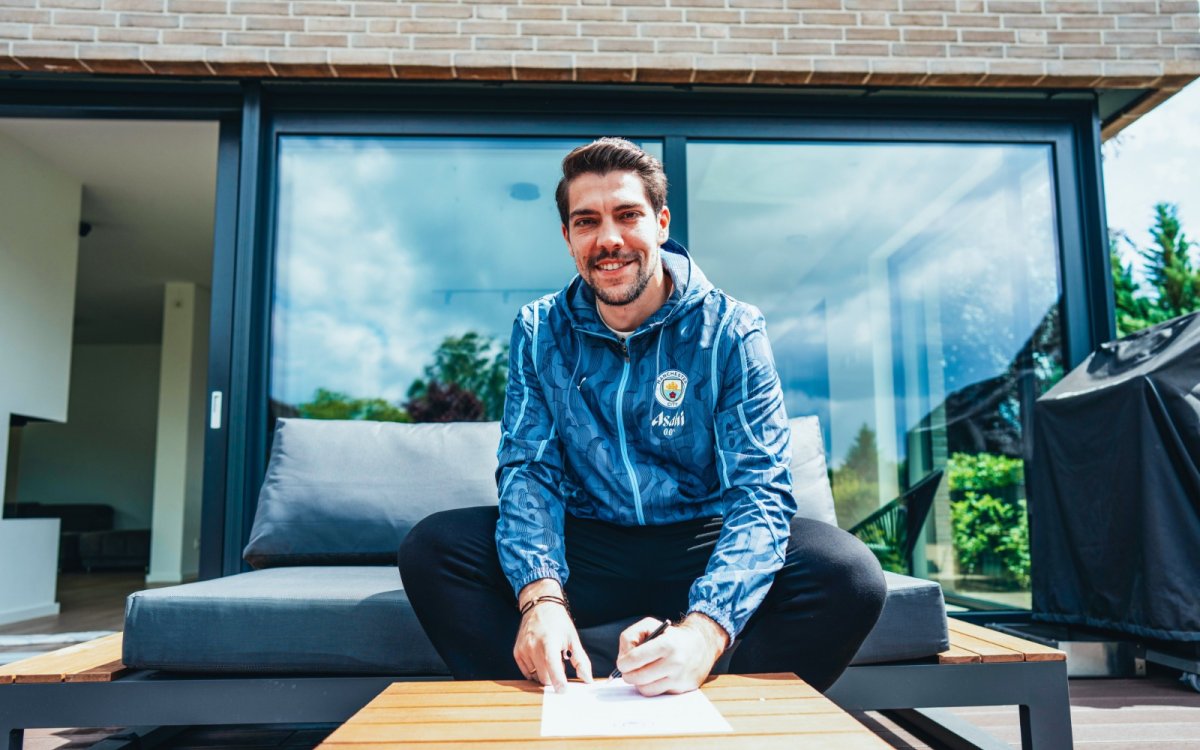 Manchester City Goalkeeper Stefan Ortega Signs Contract Extension Till 2026