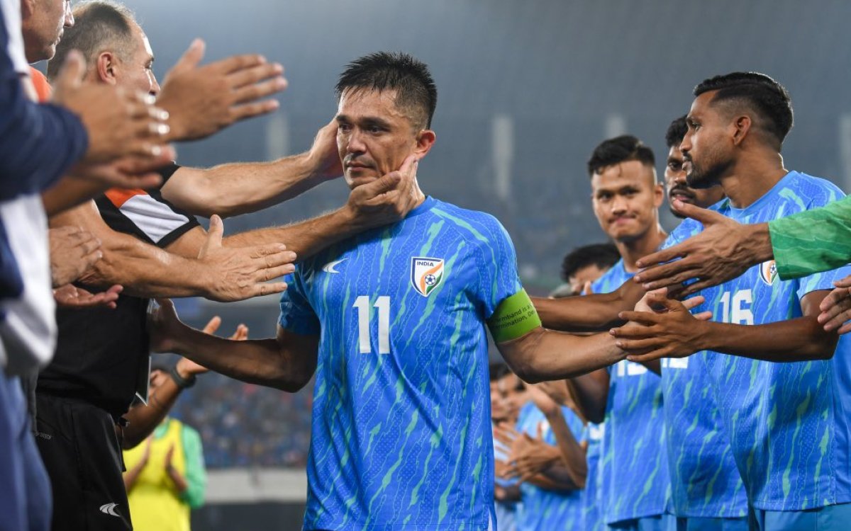 Neeraj Chopra Congratulates Sunil Chhetri On  amazing International Career